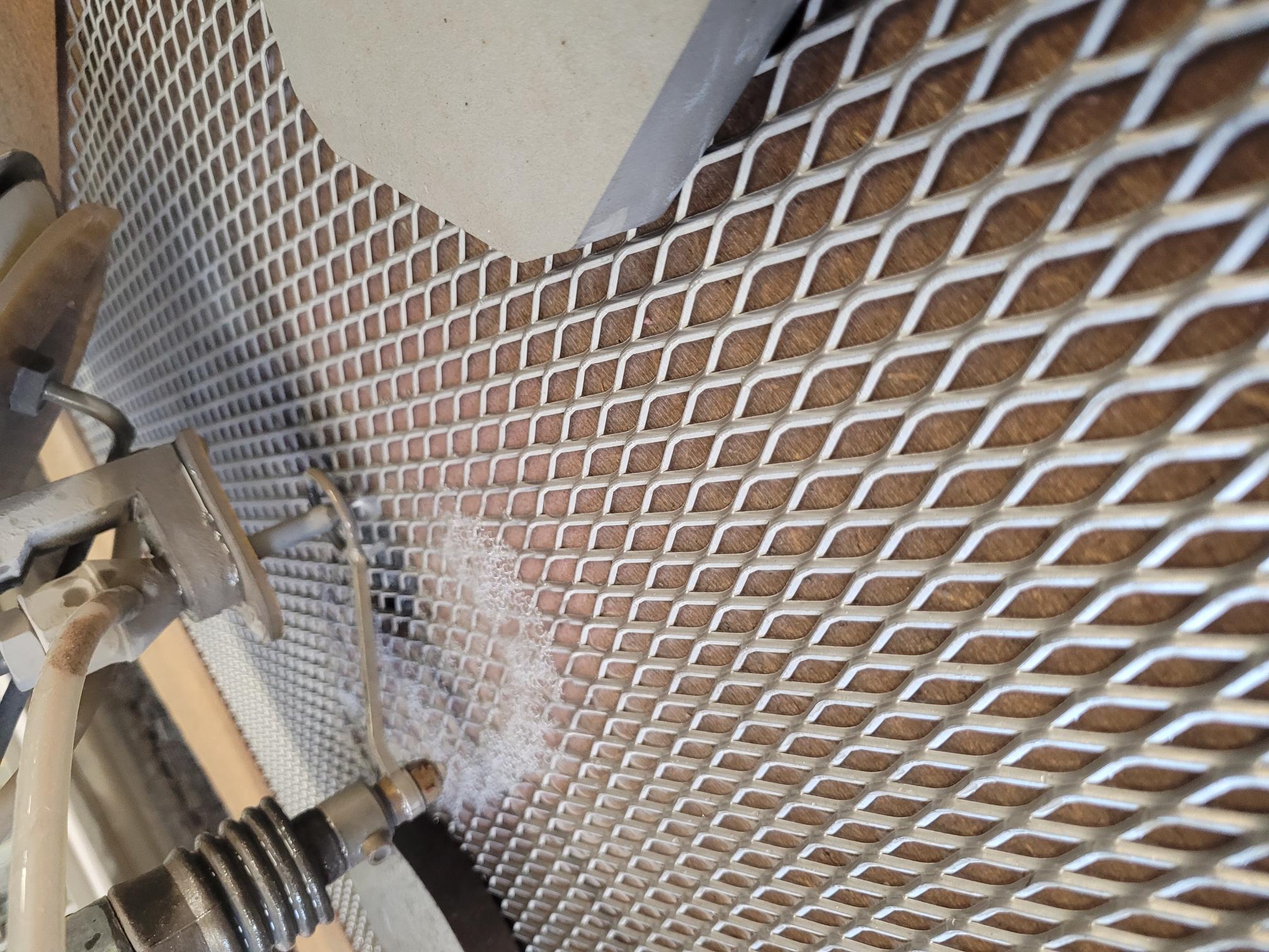 Vattenskärning sträckmetall