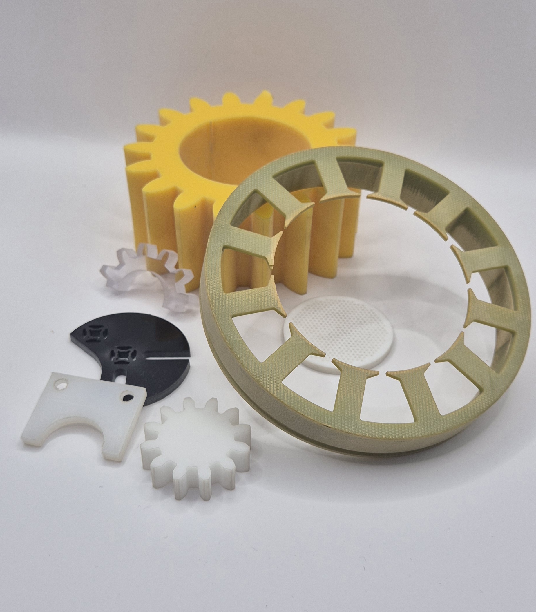 Vattenskärning i plast – från PVC till PTFE